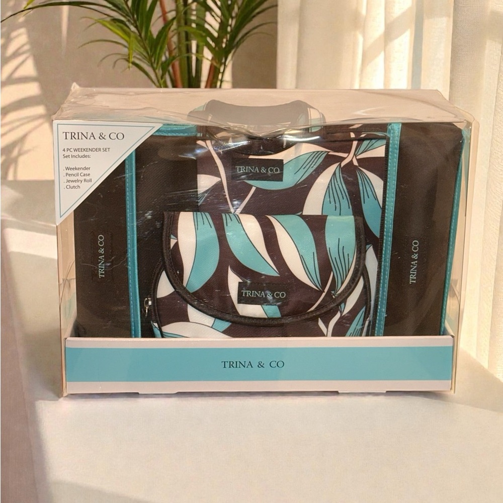 Trina & Co. 4pc Weekender Travel set